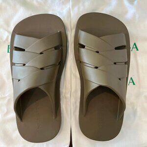 Brand New Bottega Veneta Brown Slip-On Sandals